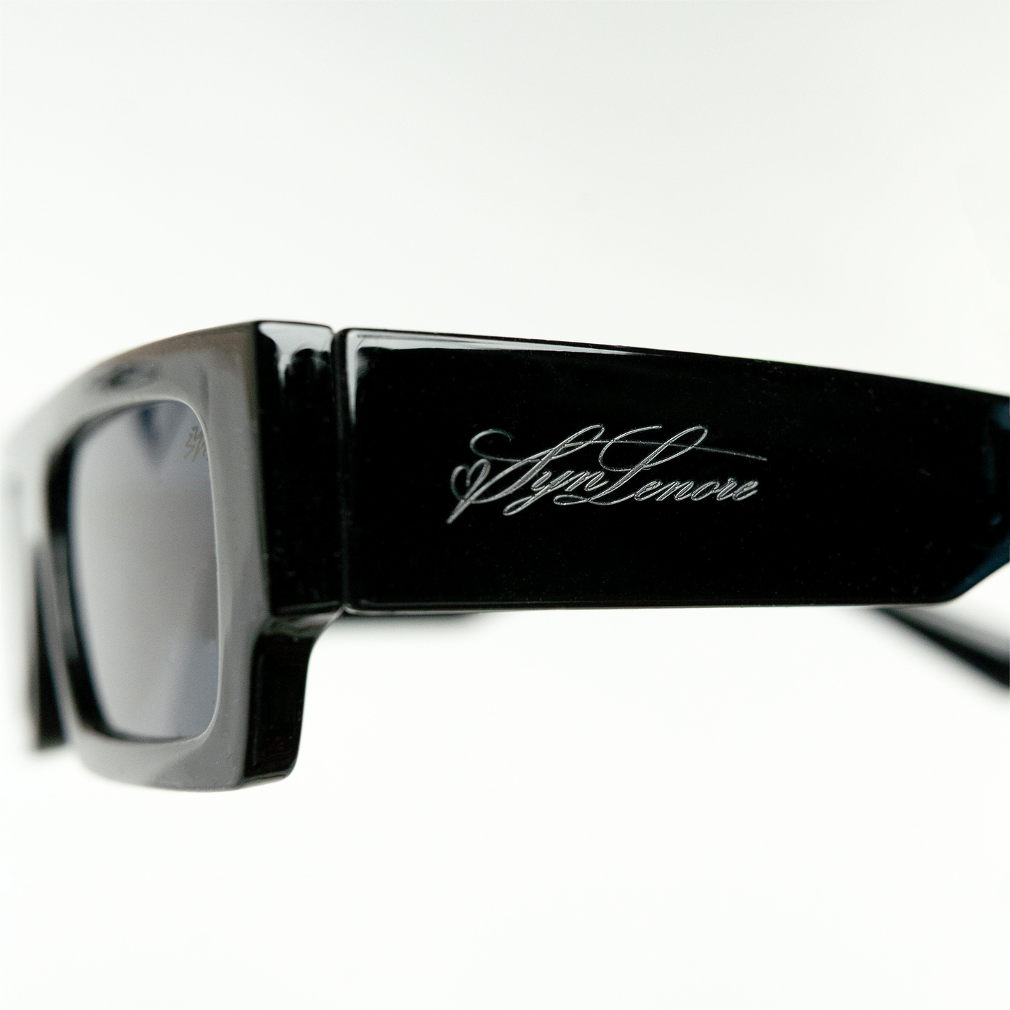 NYXTO frames